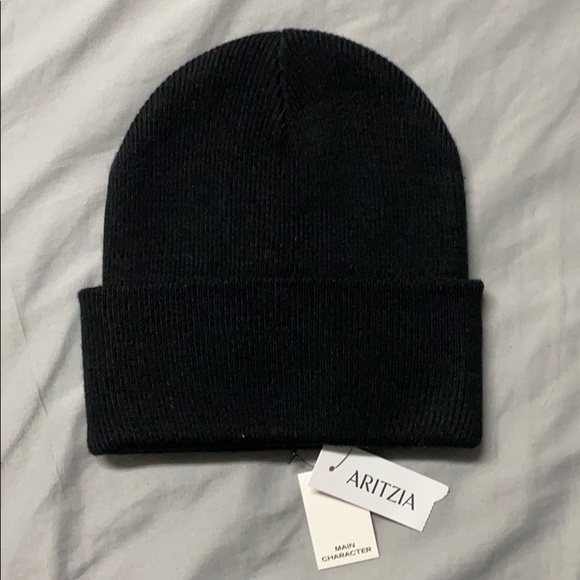 3/$30 🌺 Aritzia Peak Beanie